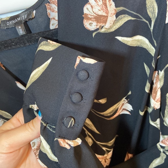 Dynamite Black Floral Bodysuit - Picture 3 of 5